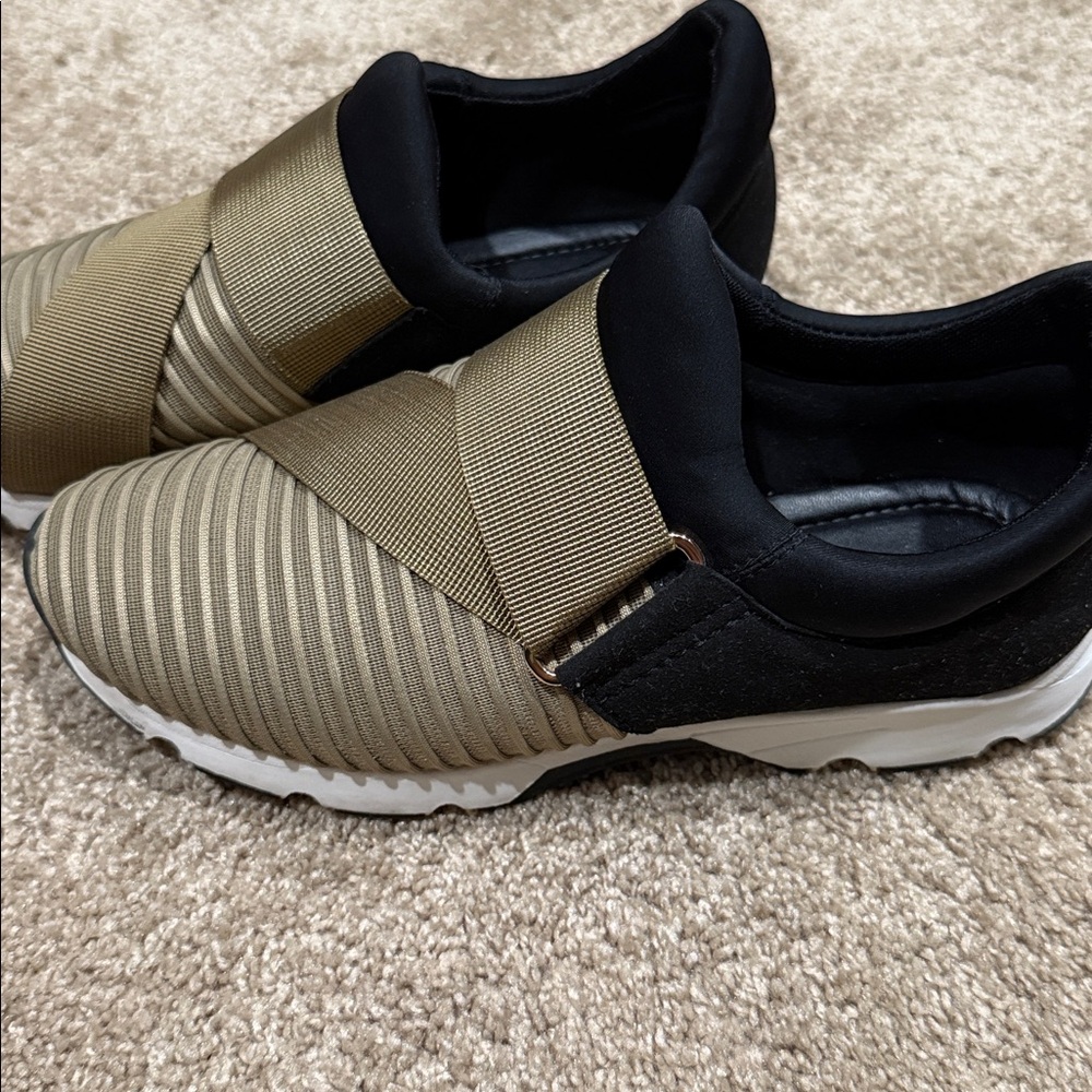 All Black Stylish women’s Black and gold Slip-On Sneakers - Picture 6 of 6
